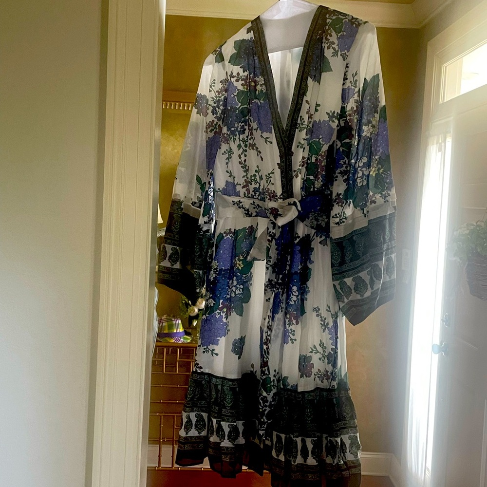I am selling this beautiful dress because I’ve already worn it to several events